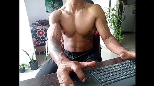 Snapshot of Adam_Valenciia chatting on June 2026 03:50:01 PM Adam Valenciia online show from June 2026 03:50:01 PM