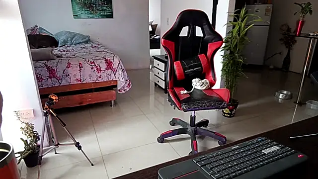 Adam Valenciia online show from March 2026 12:45:01 PM