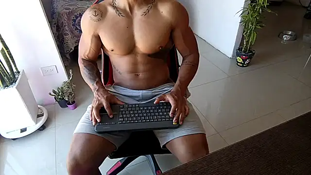 Snapshot of Adam_Valenciia chatting on December 2025 02:34:01 PM Adam Valenciia online show from December 2025 02:34:01 PM