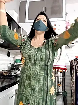 Snapshot of Best-Couple chatting on December 2025 03:55:01 AM Best-Couple online show from December 2025 03:55:01 AM