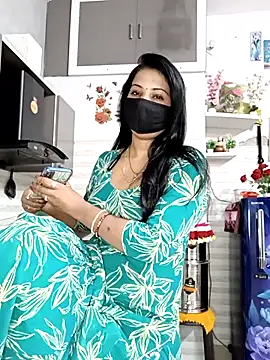 Snapshot of Best-Couple chatting on April 2026 04:05:02 AM Best-Couple online show from April 2026 04:05:02 AM