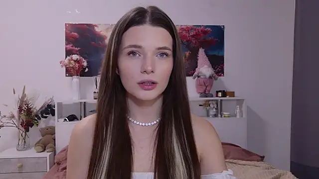 Nellie Medina online show from November 2025 02:49:01 PM