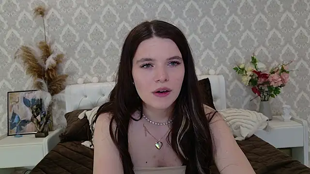 Snapshot of Nellie_Medina chatting on February 2025 02:33:02 AM Nellie Medina online show from February 2025 02:33:02 AM