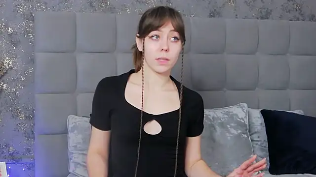 Snapshot of TheEmma chatting on March 2025 10:07:02 AM TheEmma online show from March 2025 10:07:02 AM