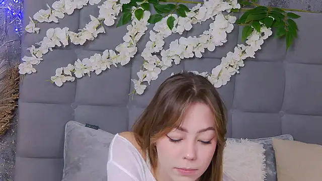 Snapshot of TheEmma chatting on November 2025 07:23:02 AM TheEmma online show from November 2025 07:23:02 AM