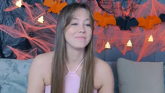 Snapshot of TheEmma chatting on November 2025 08:30:01 AM TheEmma online show from November 2025 08:30:01 AM