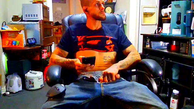 JamesMichael88 online show from April 2026 04:24:02 PM