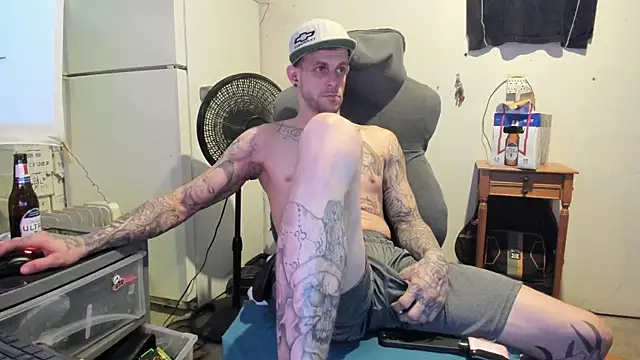 Snapshot of JamesMichael88 chatting on March 2025 08:51:01 PM JamesMichael88 online show from March 2025 08:51:01 PM