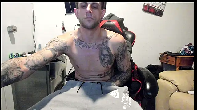 Snapshot of JamesMichael88 chatting on March 2025 07:07:01 PM JamesMichael88 online show from March 2025 07:07:01 PM