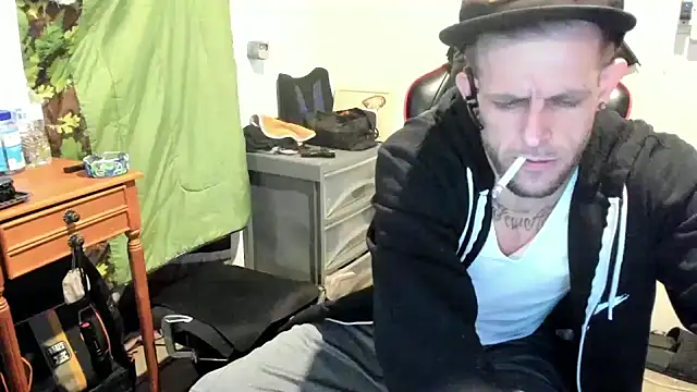 Snapshot of JamesMichael88 chatting on March 2025 08:31:02 PM JamesMichael88 online show from March 2025 08:31:02 PM