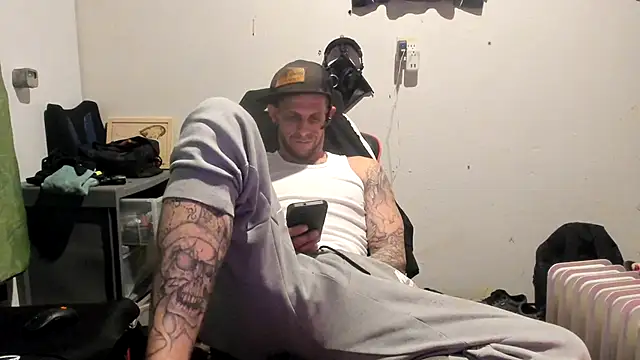 Snapshot of JamesMichael88 chatting on March 2025 04:07:01 AM JamesMichael88 online show from March 2025 04:07:01 AM