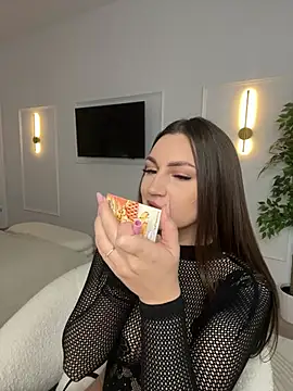 claraxjoyy online show from February 2026 06:31:02 AM