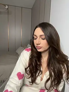 claraxjoyy online show from November 2025 05:28:02 AM