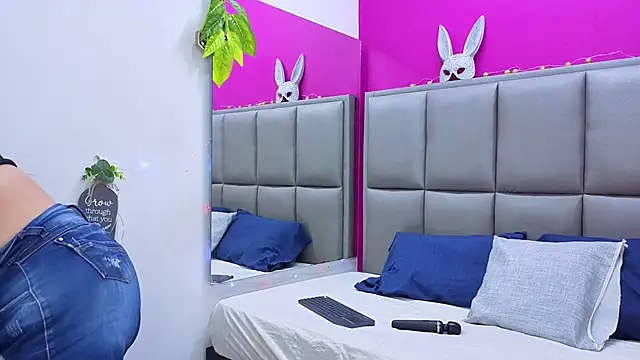 KRYSSTARITTER4 online show from February 2026 10:16:01 PM