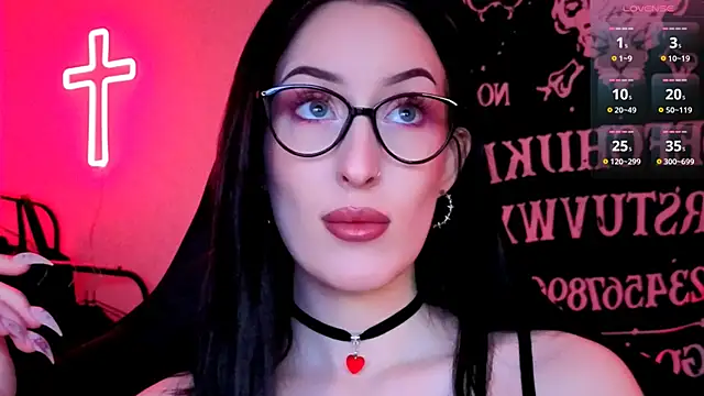 Miss Alice   online show from April 2026 11:44:01 PM