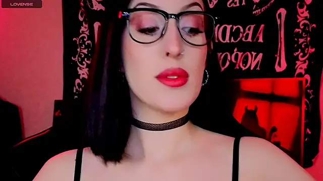 Snapshot of Miss_Alice__ chatting on June 2026 11:14:02 PM Miss Alice online show from June 2026 11:14:02 PM