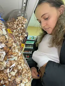 TheYourL online show from April 2026 09:21:01 PM