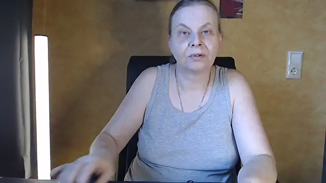 Sweet Phoenix online show from October 2025 01:02:01 PM