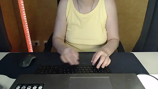 Sweet Phoenix online show from May 2026 11:42:01 AM