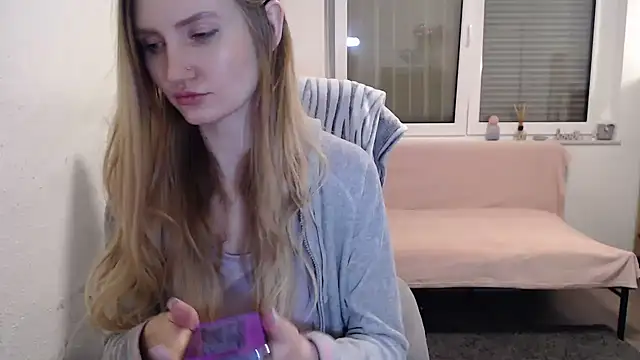Snapshot of florianikaa chatting on February 2025 11:53:02 PM florianikaa online show from February 2025 11:53:02 PM