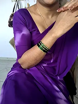 lovelygirl4567 online show from December 2025 05:51:01 AM