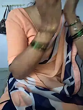 lovelygirl4567 online show from December 2025 05:21:02 AM