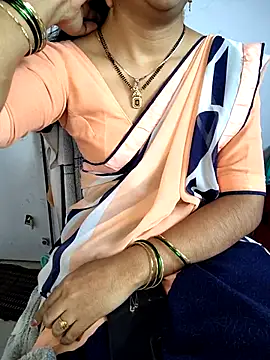 lovelygirl4567 online show from January 2026 05:33:02 AM