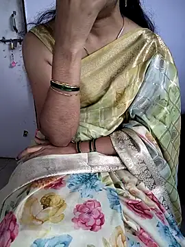 lovelygirl4567 online show from February 2026 06:33:02 AM