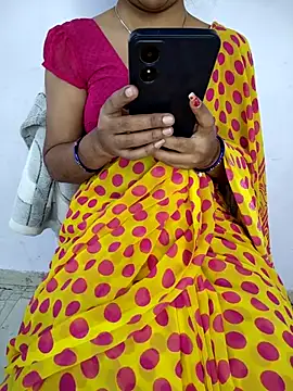 lovelygirl4567 online show from February 2026 05:18:02 AM