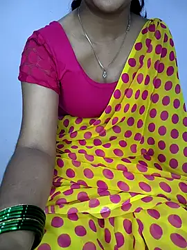 lovelygirl4567 online show from April 2026 06:03:01 PM