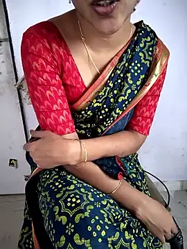 lovelygirl4567 online show from October 2025 05:29:01 AM