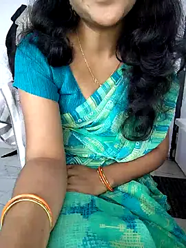 lovelygirl4567 online show from December 2025 06:25:02 AM