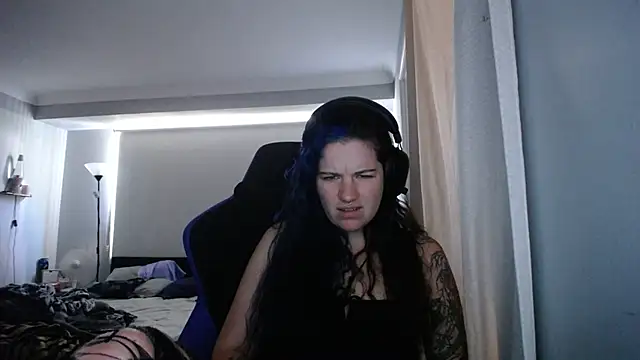 Snapshot of Miss_s chatting on December 2024 12:32:02 AM Miss s online show from December 2024 12:32:02 AM