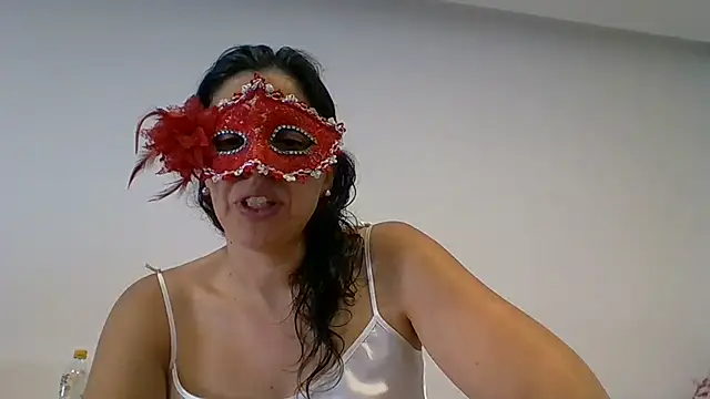 Snapshot of couple-tuga chatting on May 2026 09:26:01 AM couple-tuga online show from May 2026 09:26:01 AM