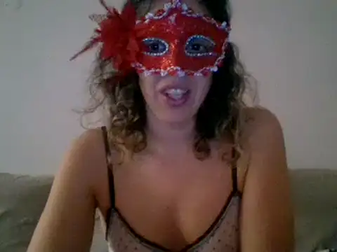 couple-tuga online show from February 2025 11:24:01 PM