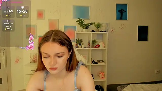 Snapshot of MiaVixxen chatting on November 2025 05:01:02 AM MiaVixxen online show from November 2025 05:01:02 AM