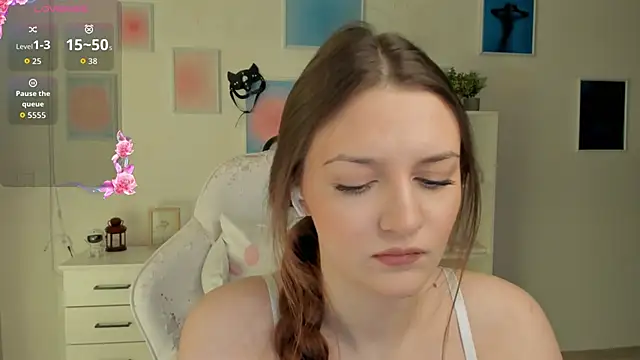 Snapshot of MiaVixxen chatting on December 2025 04:13:02 AM MiaVixxen online show from December 2025 04:13:02 AM