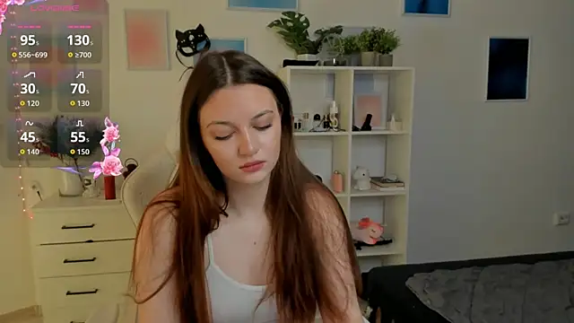 Snapshot of MiaVixxen chatting on November 2025 04:49:01 AM MiaVixxen online show from November 2025 04:49:01 AM