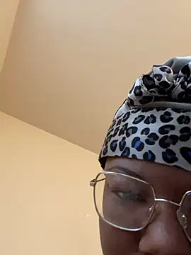 DamnBubbles online show from February 2025 04:58:02 PM