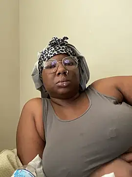 DamnBubbles online show from March 2025 04:32:01 PM