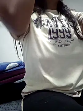 Snapshot of PaulaOrtiz_1 chatting on October 2025 02:02:01 AM PaulaOrtiz 1 online show from October 2025 02:02:01 AM