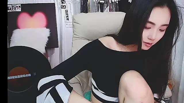 xiaotiantian-76 online show from December 2025 03:00:01 AM