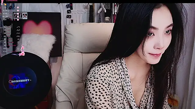 Snapshot of xiaotiantian-76 chatting on December 2025 01:50:02 AM xiaotiantian-76 online show from December 2025 01:50:02 AM