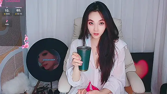 Snapshot of xiaotiantian-76 chatting on October 2025 03:02:02 PM xiaotiantian-76 online show from October 2025 03:02:02 PM