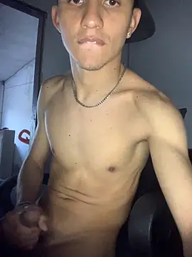 gabrielzinnnn085 online show from November 2025 08:12:01 PM