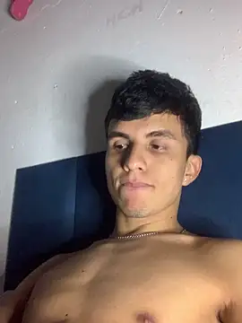 gabrielzinnnn085 online show from December 2025 08:30:01 PM