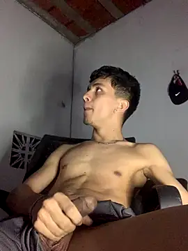 gabrielzinnnn085 online show from December 2025 03:00:02 AM