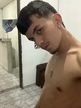 gabrielzinnnn085 online show from May 2026 08:53:01 PM