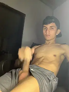 Snapshot of gabrielzinnnn085 chatting on February 2026 09:36:01 PM gabrielzinnnn085 online show from February 2026 09:36:01 PM