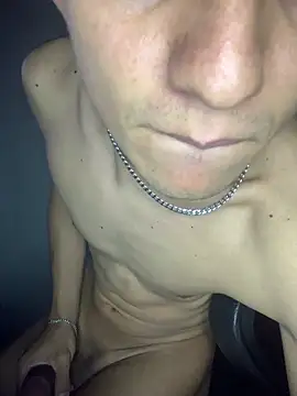 gabrielzinnnn085 online show from October 2025 10:00:01 PM